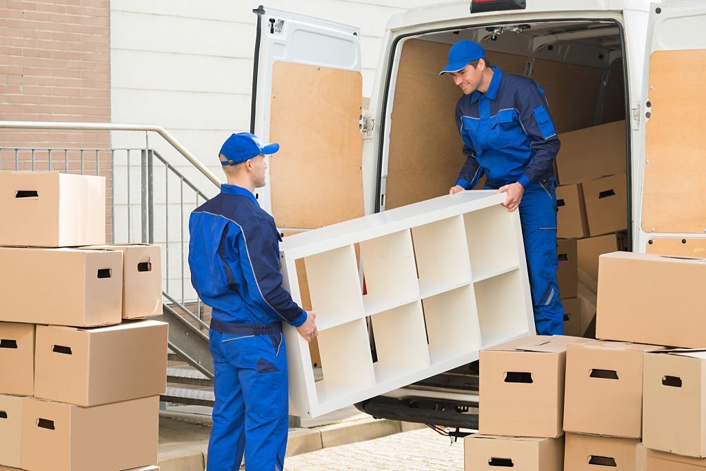 05 Pros and Cons of Hiring a Moving Company